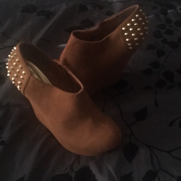 Studded Wedge bootie - Picture 4 of 4